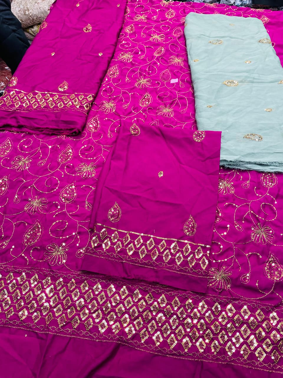 Lawn Silk Fabric Colour Pink Unstiched 2pice duppatta chiffon