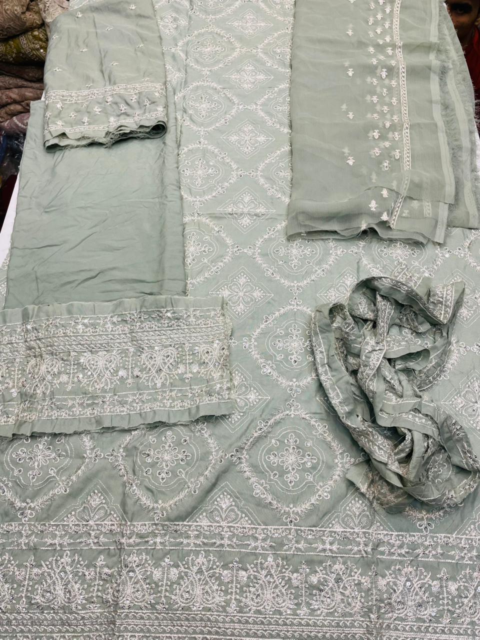 fabric lawn silk colour green unstiched 2pice  duppatta chiffon code 015