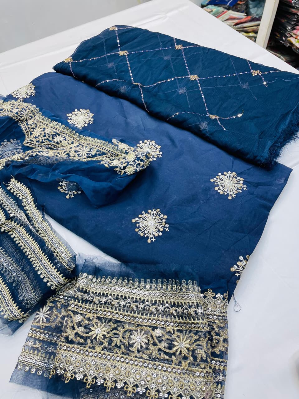 Unstitched 2-Piece Suit – Lawn & Chiffon