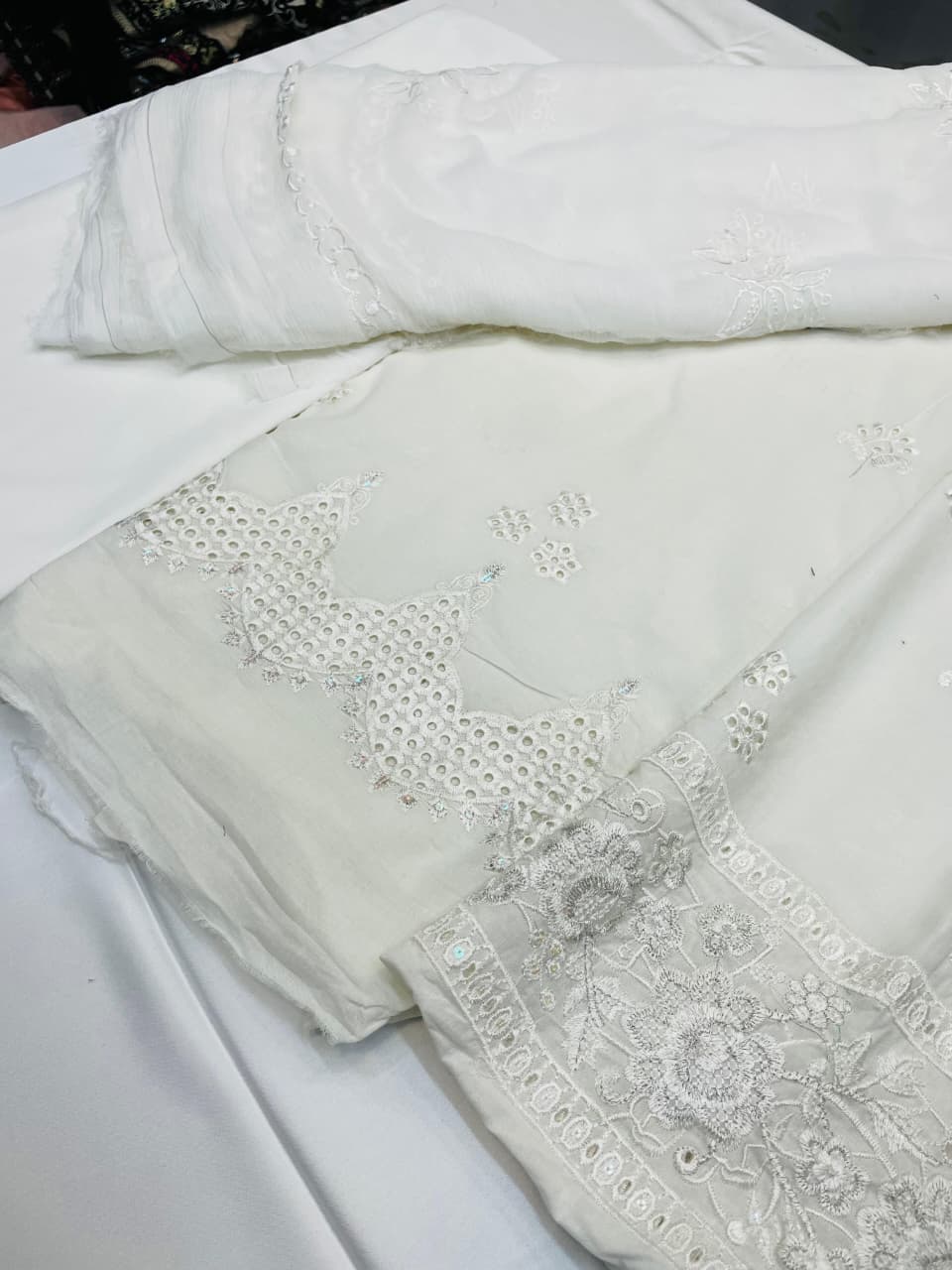 Alkaram Studio – Unstitched 2-Piece Suit