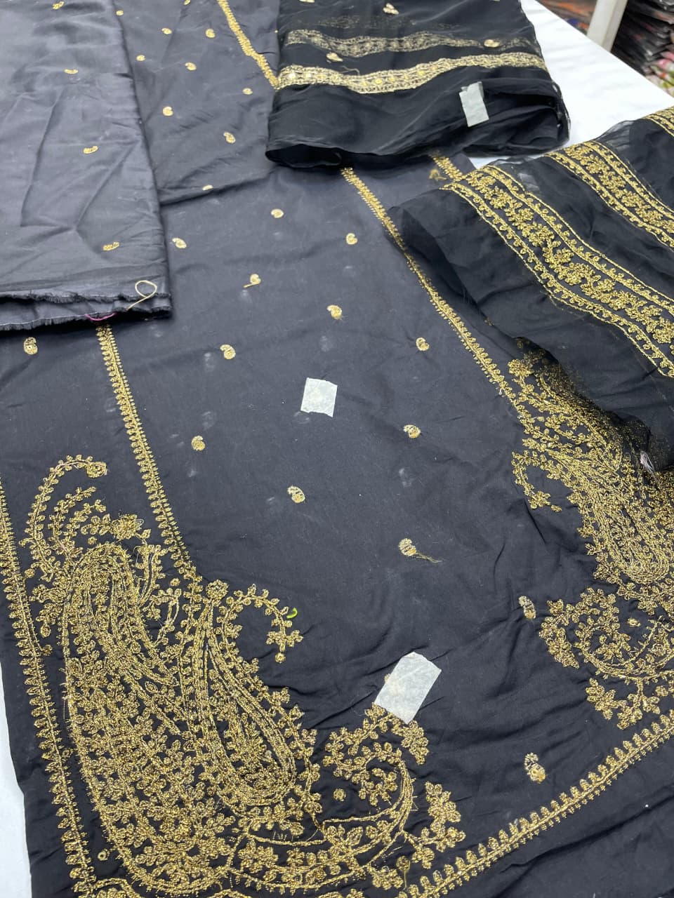 Embroidered Lawn 2-Piece Suit – Unstitched