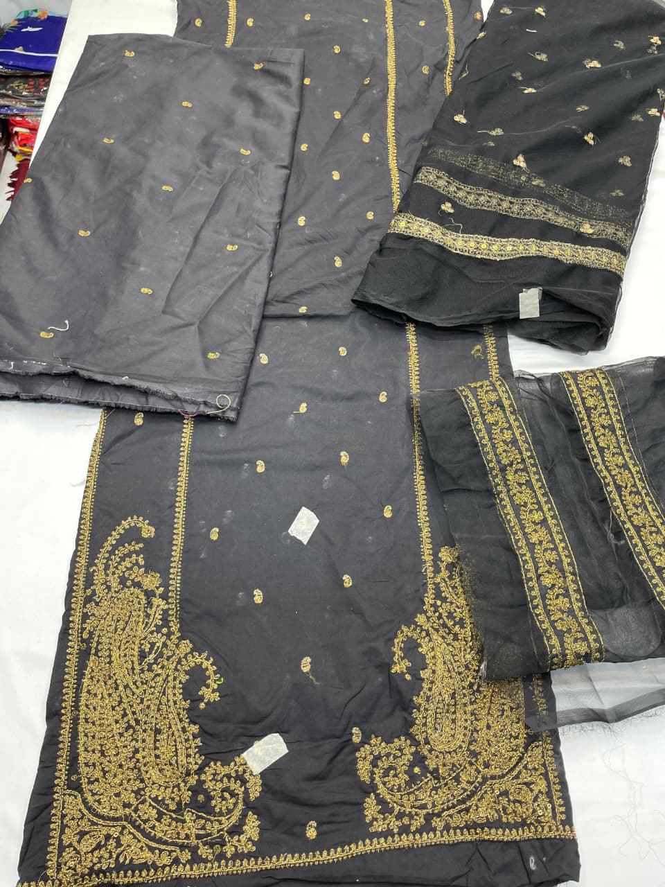 Embroidered Lawn 2-Piece Suit – Unstitched