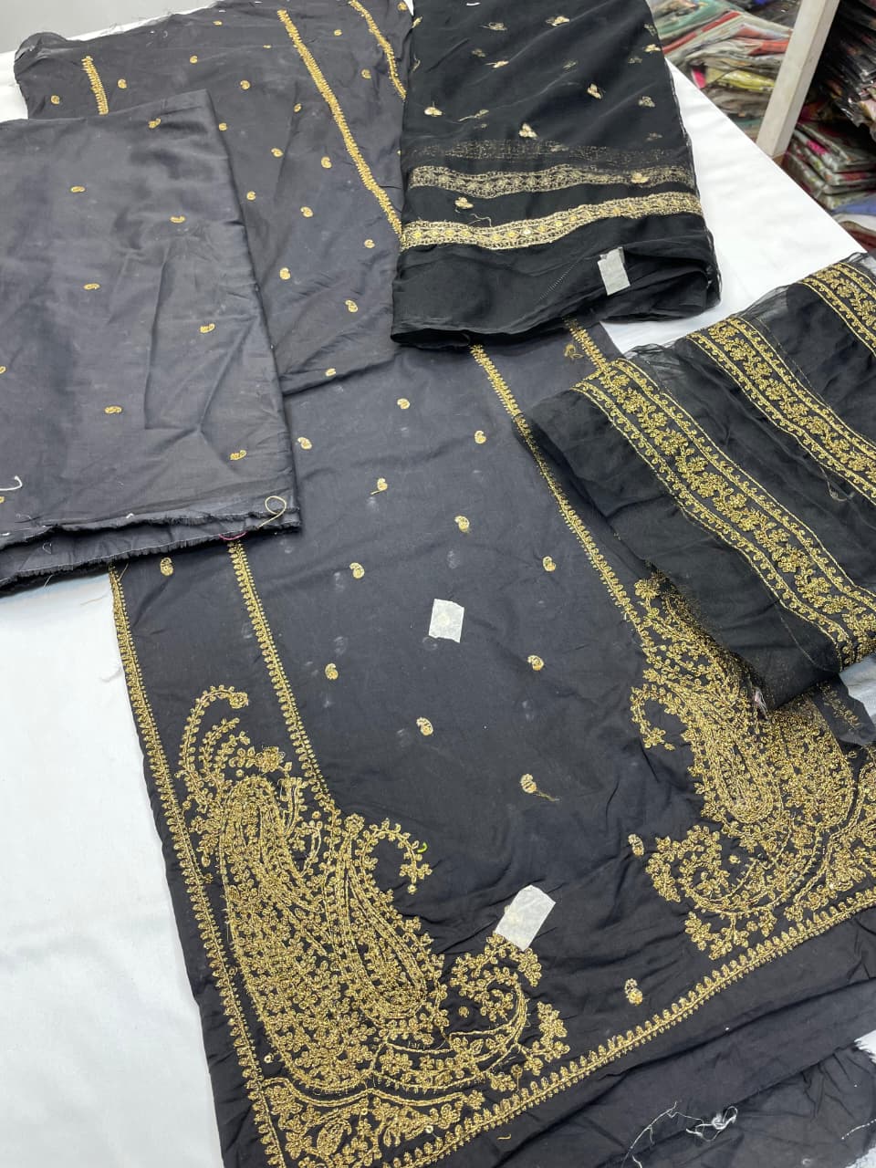 Embroidered Lawn 2-Piece Suit – Unstitched