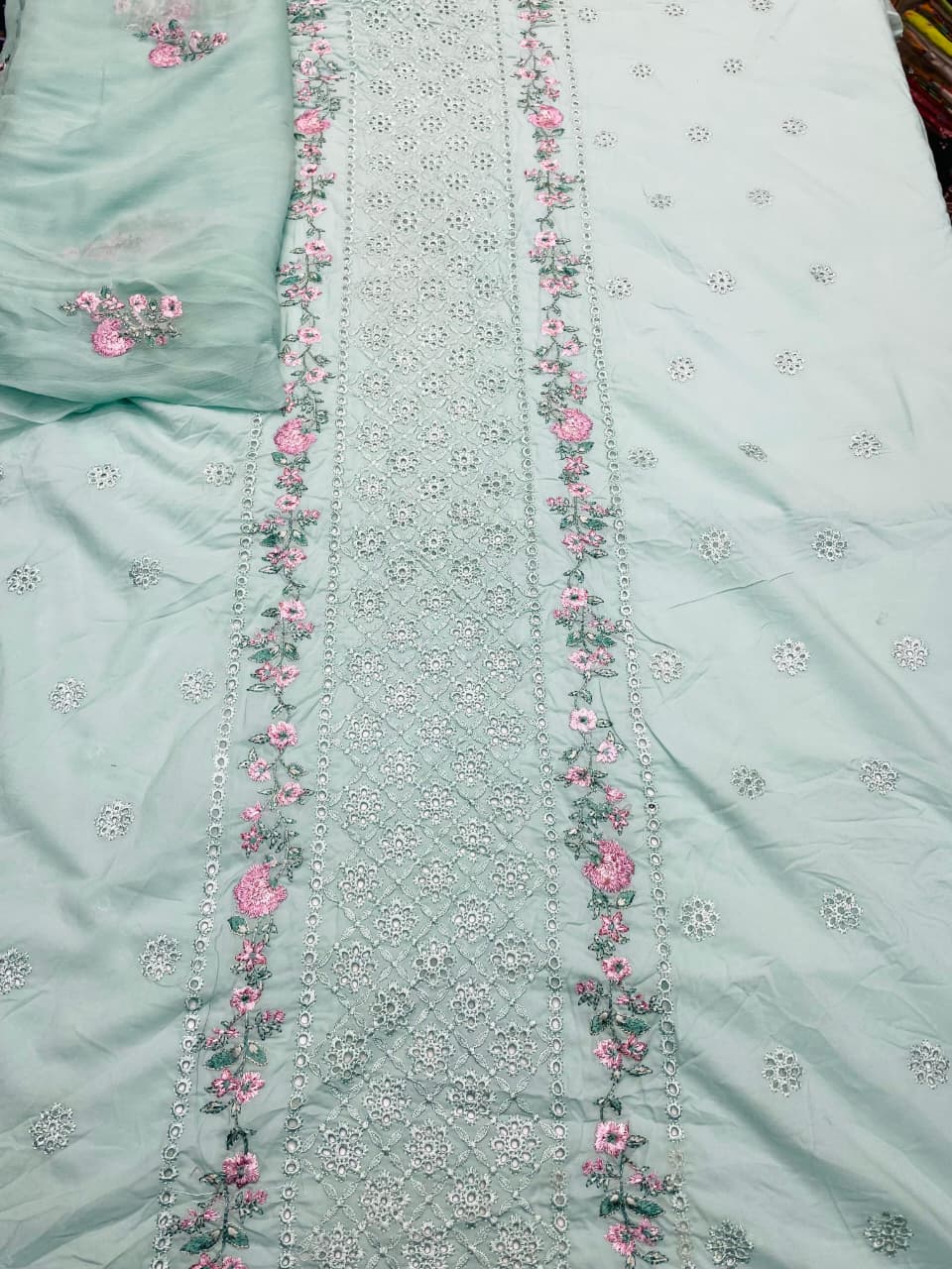 Embroidered Lawn 2-Piece Suit – Slight Imperfections