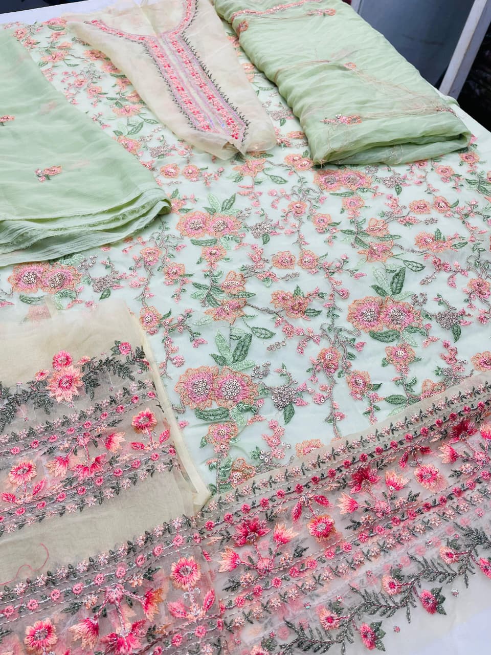 Green Lawn/Chiffon – Unstitched 2-Piece Suit