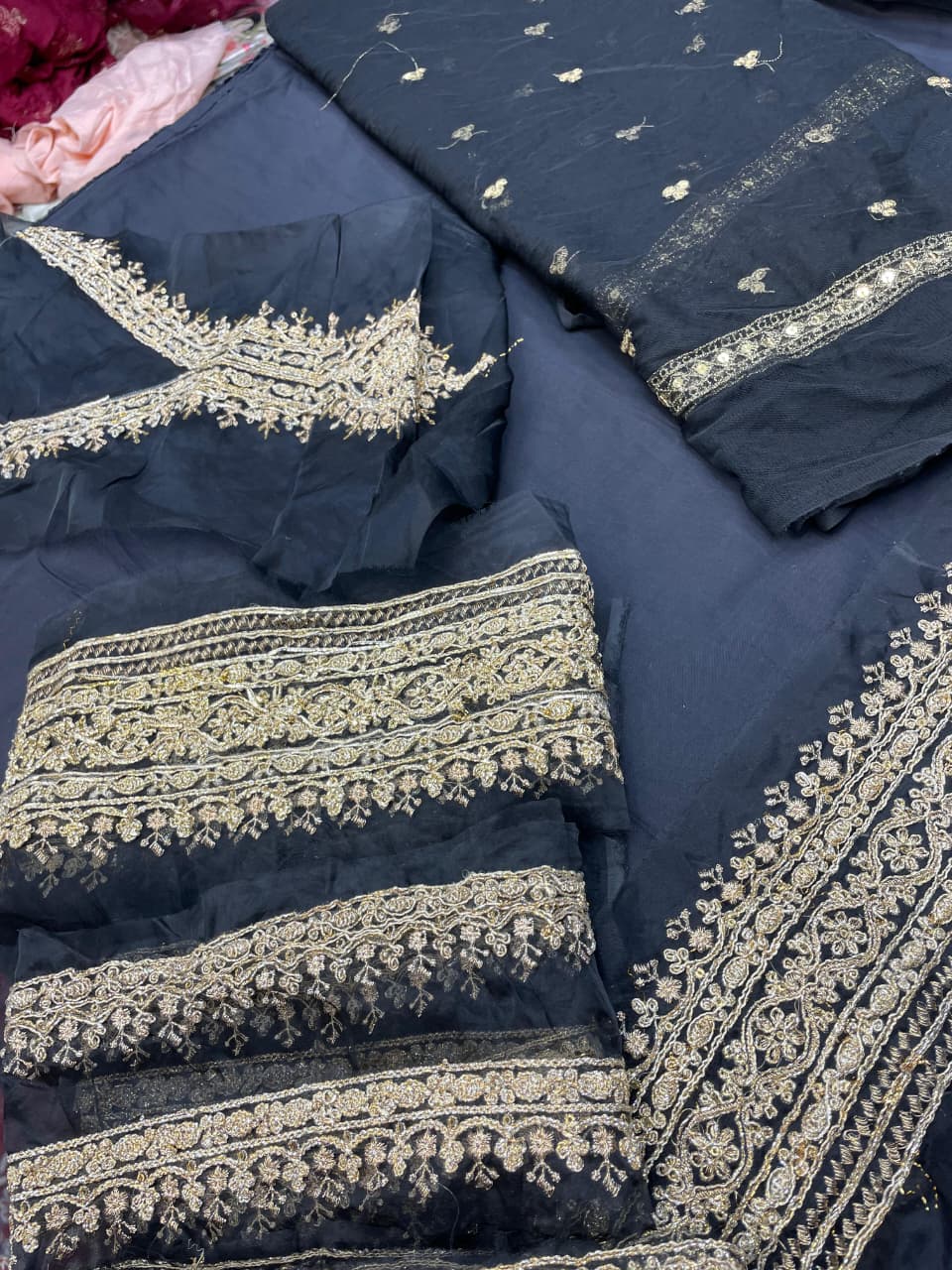 Black Lawn – Unstitched 3-Piece Suit