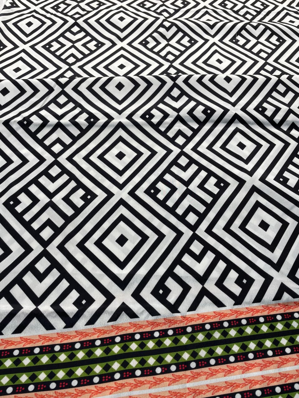 Black & White Tropical Printed 2-Piece Suit code 004