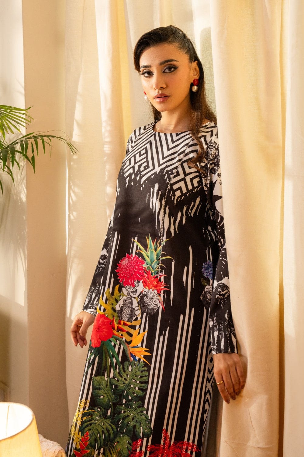 Black & White Tropical Printed 2-Piece Suit code 004