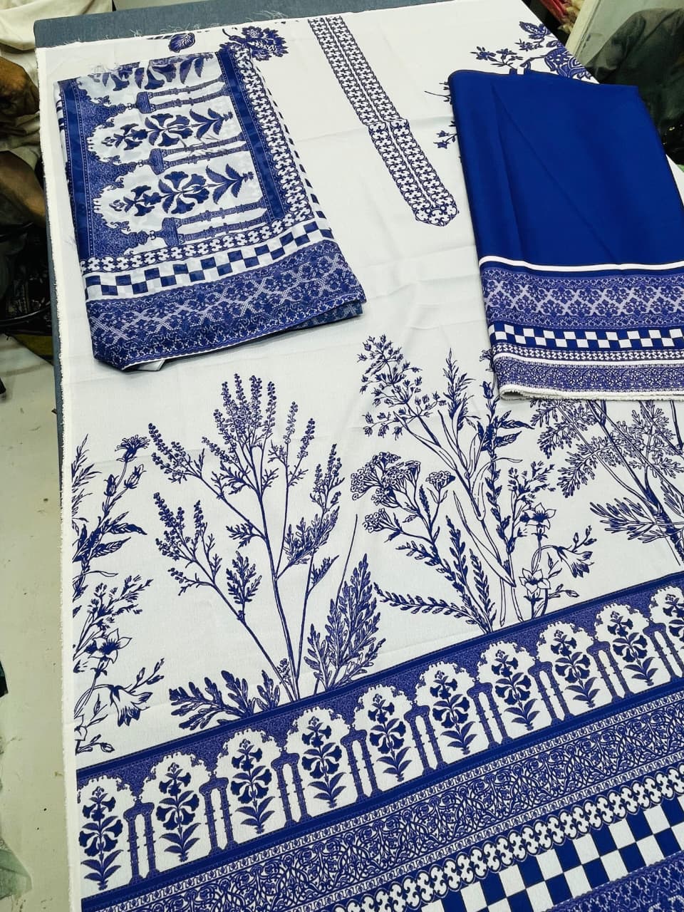 Indigo Bloom Printed 2-Piece Suit code 014