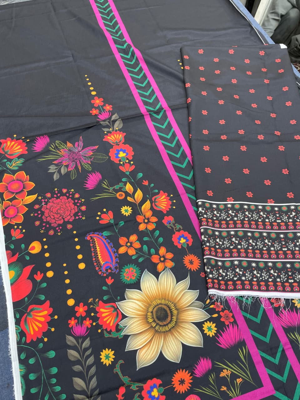 Midnight Floral Printed 2-Piece Suit code 020