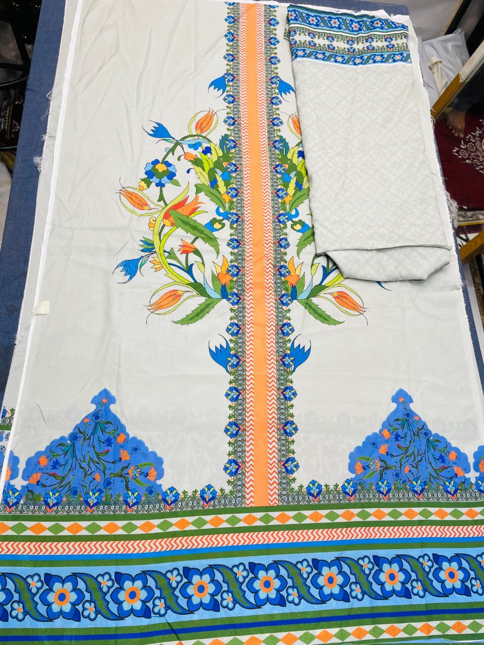 Soft Grey Floral Printed Kurta 2 Piece code 022