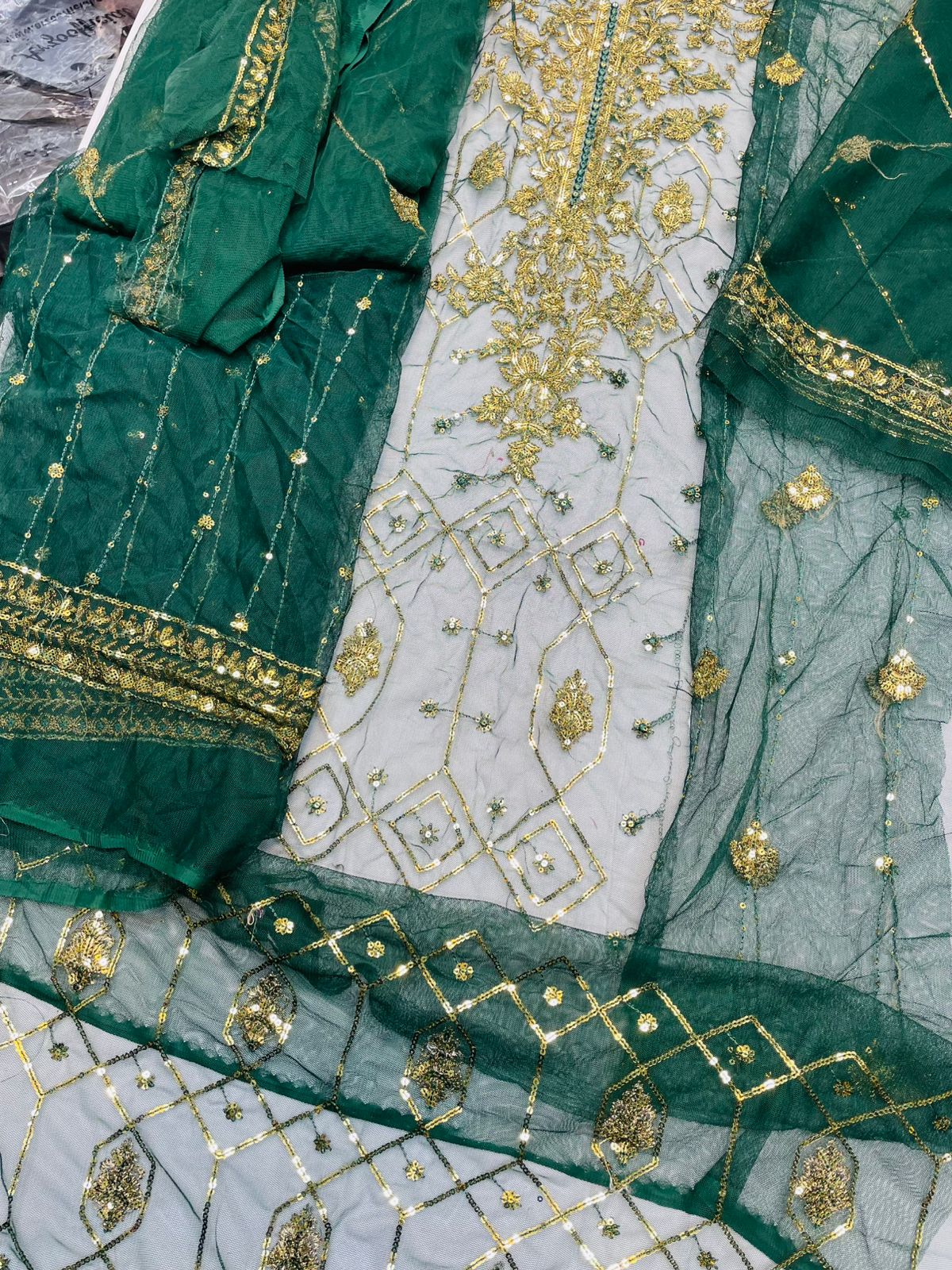 Fabric twisted silk Dupatta chiffon Color bottle green  Unstitched 2 piece Code 009