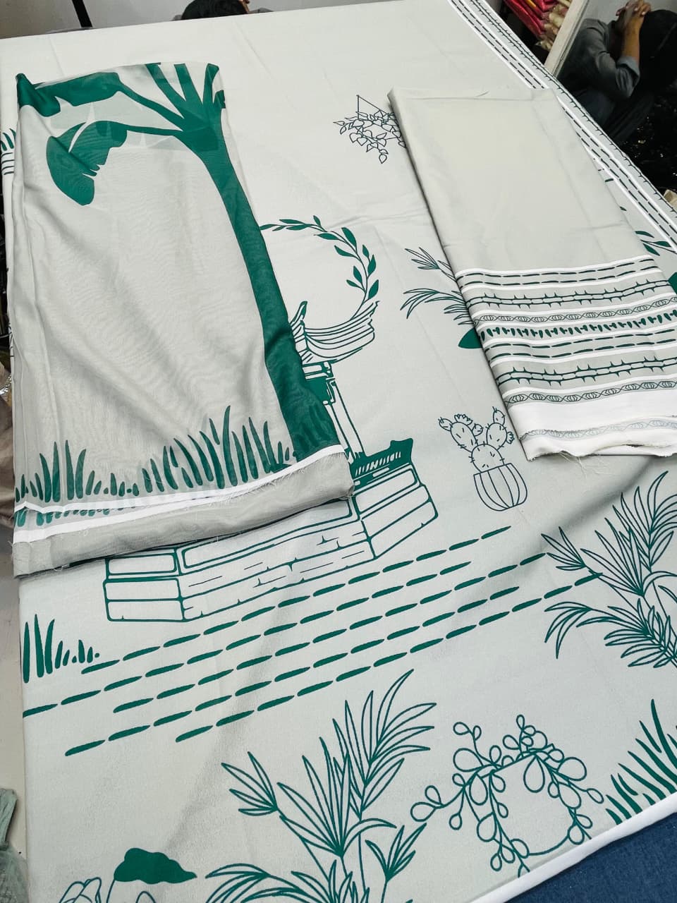 Green Botanical Print Fabric Set – Unstitched 2-Piece 039